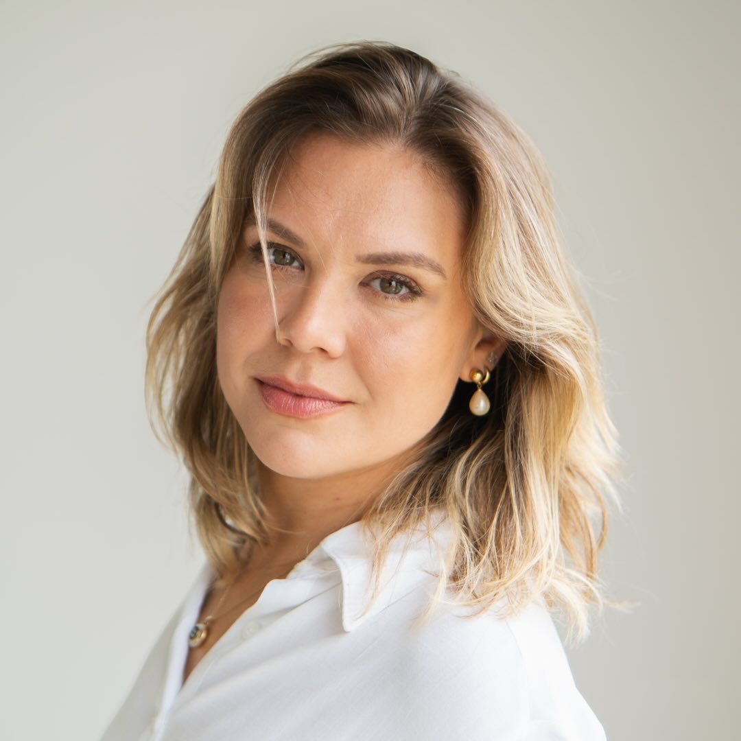 Dra. Gabriela Hoehr - Cirurgiã Plástica